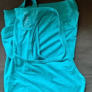 GapFit aqua tank top size small